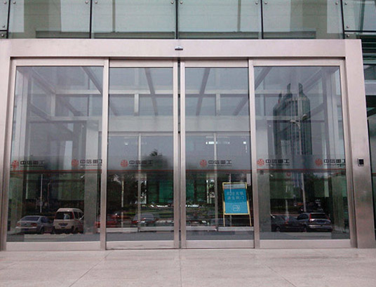 自动门和手动门哪个更耐用